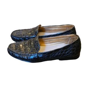 Sophisticated Black Textured Loafers